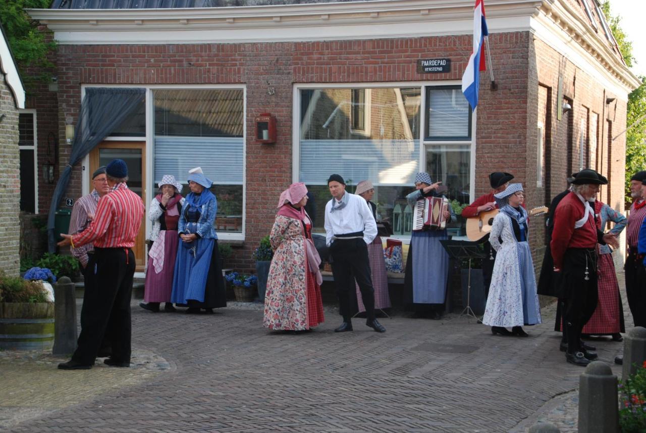 Uit Alle Windstreken Hindeloopen Luaran gambar
