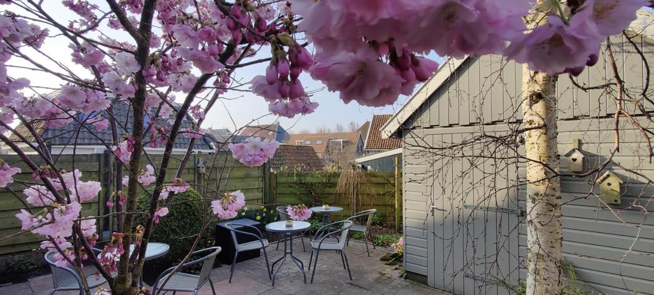 Uit Alle Windstreken Hindeloopen Luaran gambar
